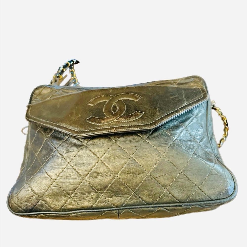 Chanel olive green leather crossbody bag with Tassel Accents - Picture 2 of 16